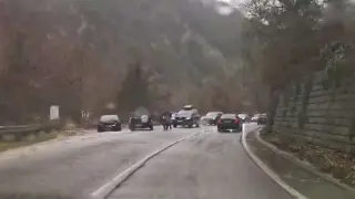 Ад край Бачковския манастир, шофьорите беснеят ВИДЕО