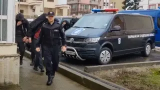 9 души от крупната кражба в Карнобат влизат в съда ВИДЕО