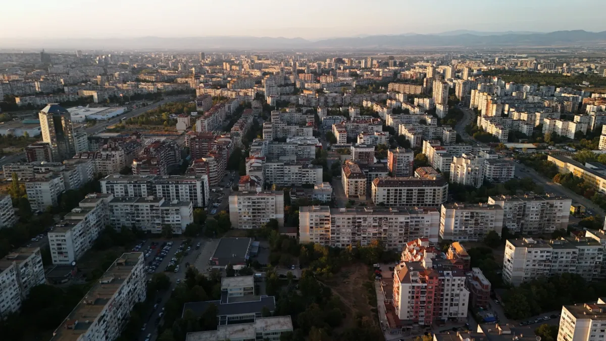 Зловещо! Марковски плаши наред селски кочини в "Младост 4 Bells Hills" в София СНИМКИ