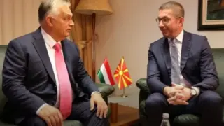Мицкоски прави мили очи в Будапеща, Орбан ни захапа индиректно заради братята македонци