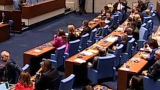 Извънредно! Парламентът заседава посред нощ, ето какво реши