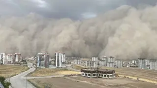 Страшно природно бедствие е надвиснало над Турция, местните се чудят какво да правят 