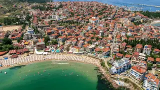 Водолази ще потопят нови експонати за ретро-музей край Созопол СНИМКА