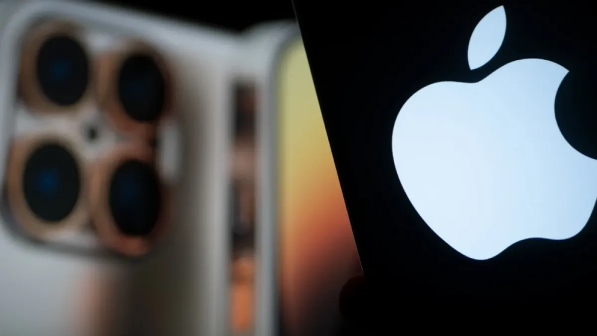 Изтече шокираща информация за новия сгъваем iPhone СНИМКИ