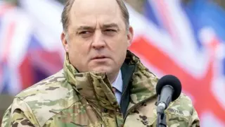 Бивш UK военен министър: Няма да е краят на света, ако...
