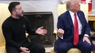 Тънка сметка бута кабинета "Желязков", лъсна издънка на президента Радев 