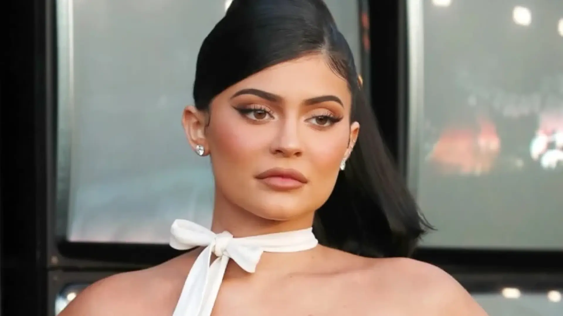 Кайли Дженър показа страхотната си фигура в секси боди СНИМКА 18+