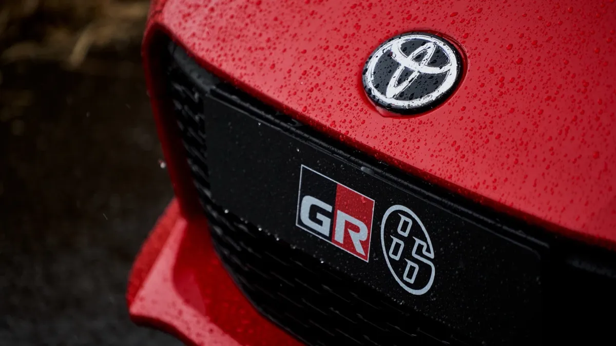 Toyota подготвя нов евтин спортен модел, който ще изненада всички СНИМКИ