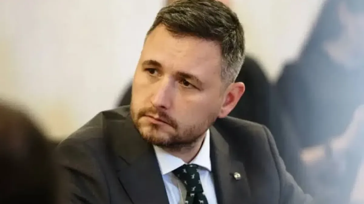 Какъв външен министър може да е човек, който заиграва с етническата карта и демонстрира антисемитизъм!?