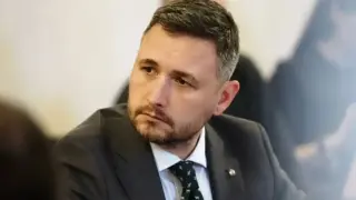 Какъв външен министър може да е човек, който заиграва с етническата карта и демонстрира антисемитизъм!?