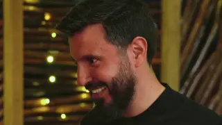 Спипаха ергена Мартин да се натиска с няколко жени накуп в нощен клуб ВИДЕО
