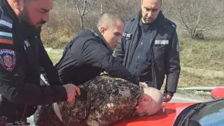 Бесен екшън: Шофьор блъсна патрулка край Добрич, последва гонка и... СНИМКИ/ВИДЕО 