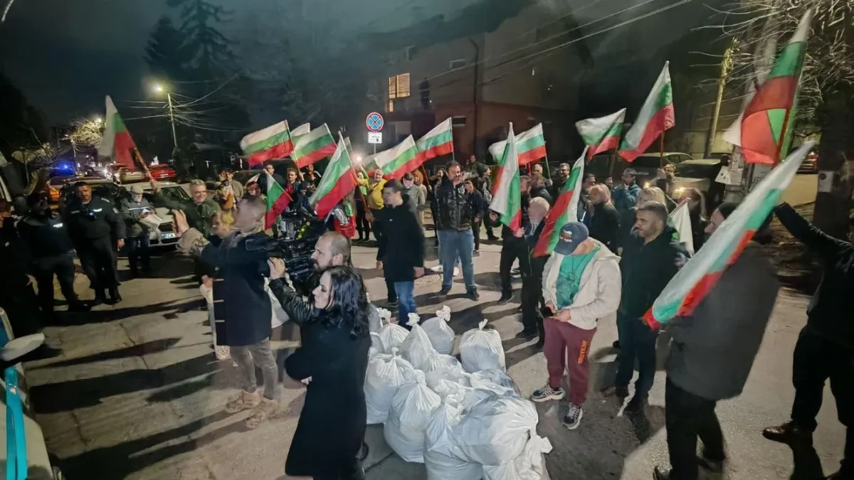 ГЕРБ с тежка закана след екшъна на "Величие" пред дома на Борисов 
