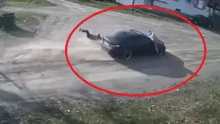 Летят тела, подивял бабаит гази наред с черно БМВ ВИДЕО 18+