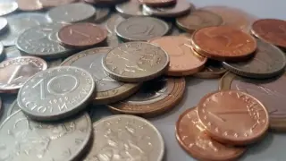 Сбогом на жълтите стотинки: Кои емблематични български фрази отиват в историята