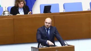 Отвори се кутията на Пандора с имотната мафия, валят сигнали до министъра 