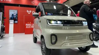 Представиха бюджетен електромобил за 8000 евро, може и без книжка СНИМКИ