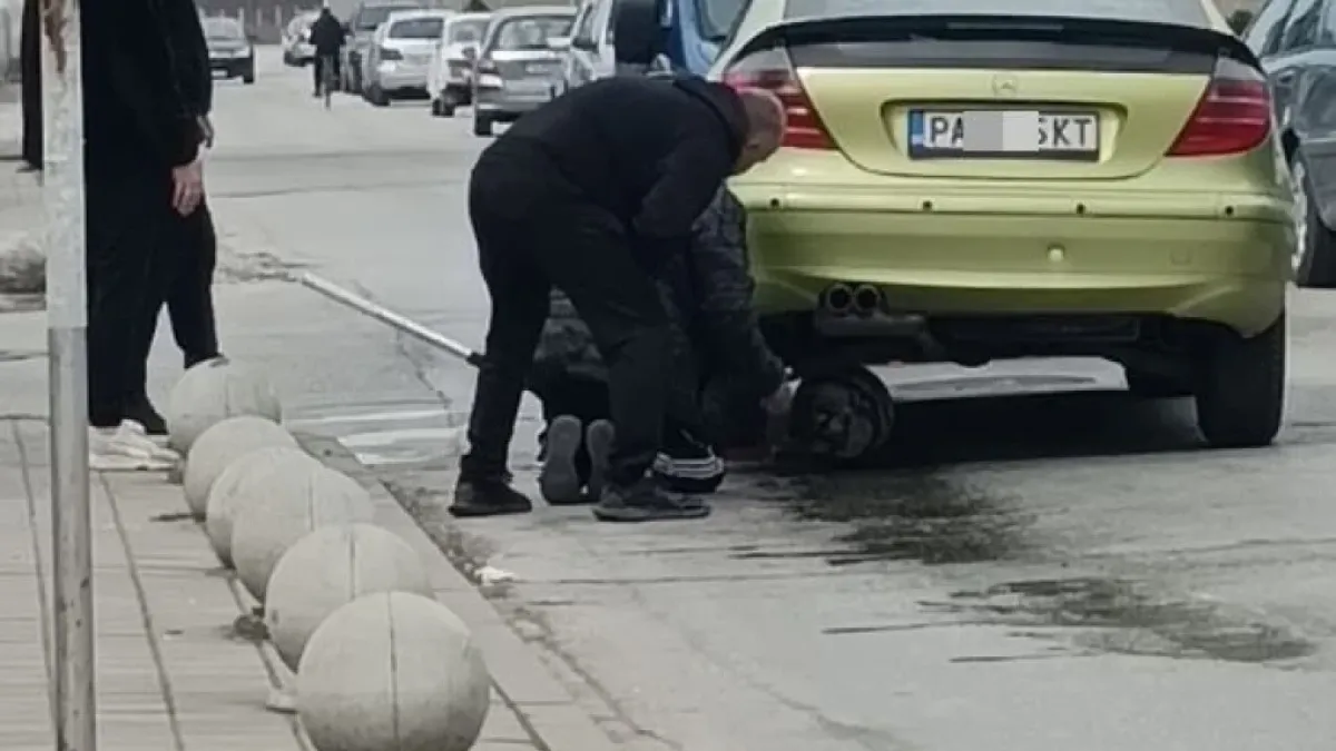 Ученици с голяма простотия в Пазарджик: Ако беше соца, вратовете им щяха да прегреят от шамари СНИМКИ