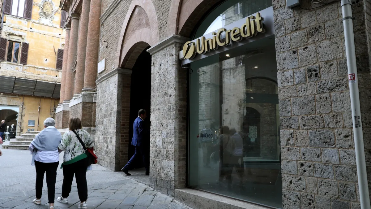 Зелена светлина: Пече се голяма сделка с UniCredit SpA, ще погълне ли...