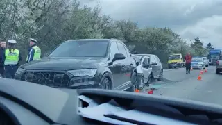 Адско меле край Плевен, шофьорите в ужас СНИМКИ