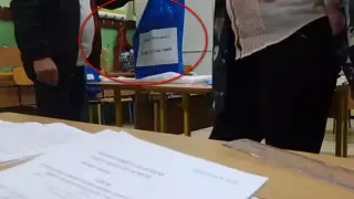 Куп въпроси за мистериозни сини изборни торби разтърсиха България
