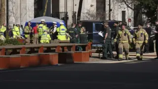 Кървав ужас: Младеж с ван гази хора в сърцето на Лондон ВИДЕО 