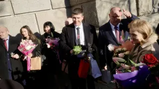 "Величие" влиза в НС с питка, подаръци и цветя СНИМКИ 