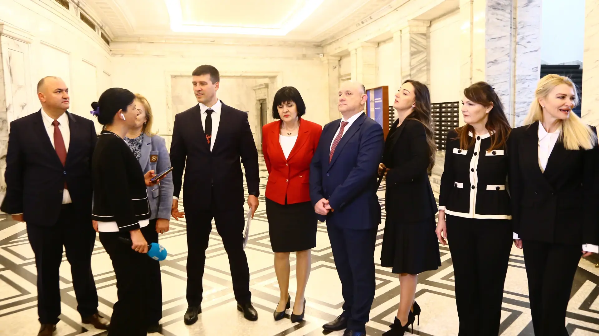 Изненадваща развръзка със скандала между Ивелин Михайлов и депутатите му Видео