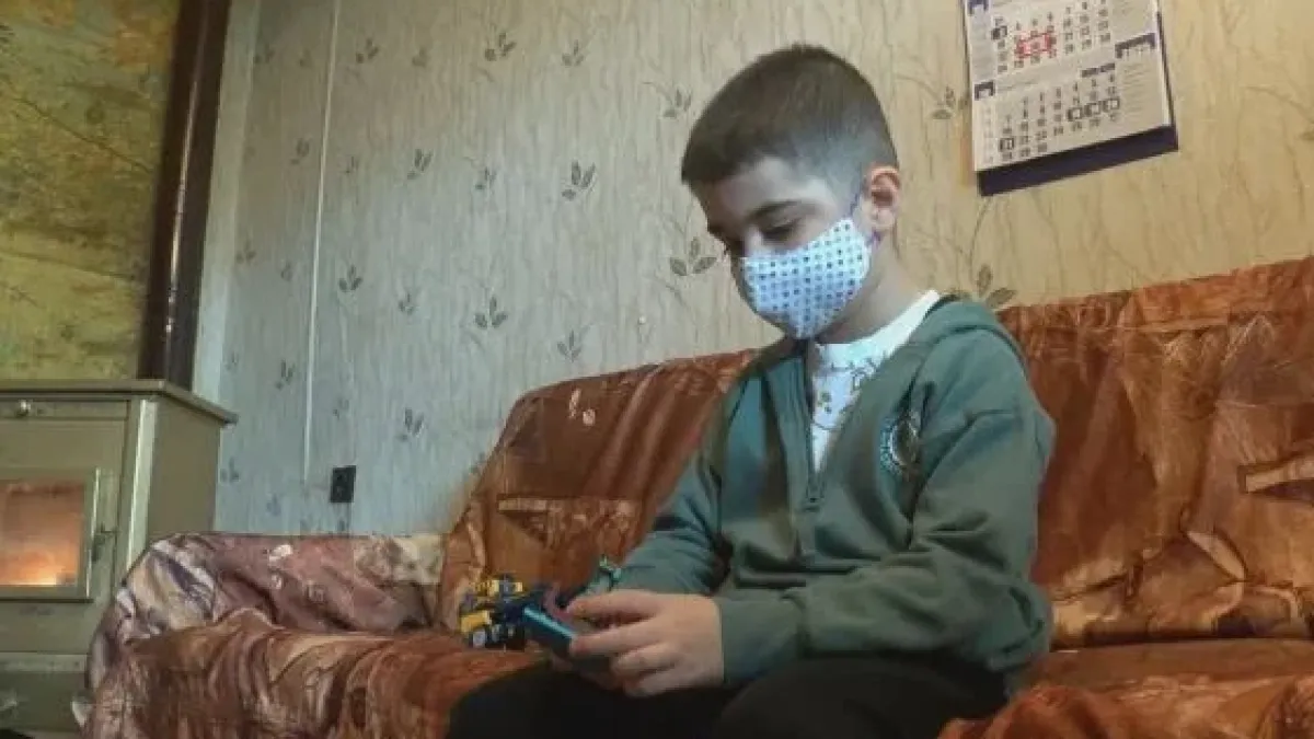 Да помогнем: 6-г. Илиян продава играчките си, за да събере пари за лечение