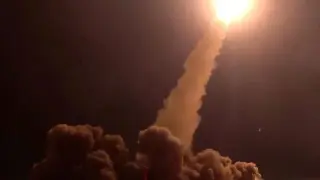 Хусите удариха летището в Тел Авив и американски самолетоносач