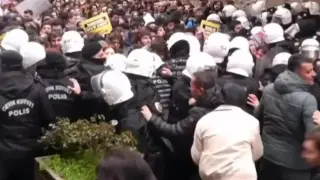 Адът слезе в Истанбул, ето какво се случва ВИДЕО