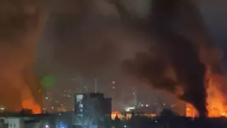 Руските сили атакуваха масирано Одеса с дронове, избухнаха големи пожари ВИДЕО