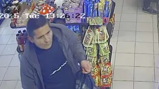 Наглец краде безскрупулно от магазин във Враца, луксът явно го влече ВИДЕО