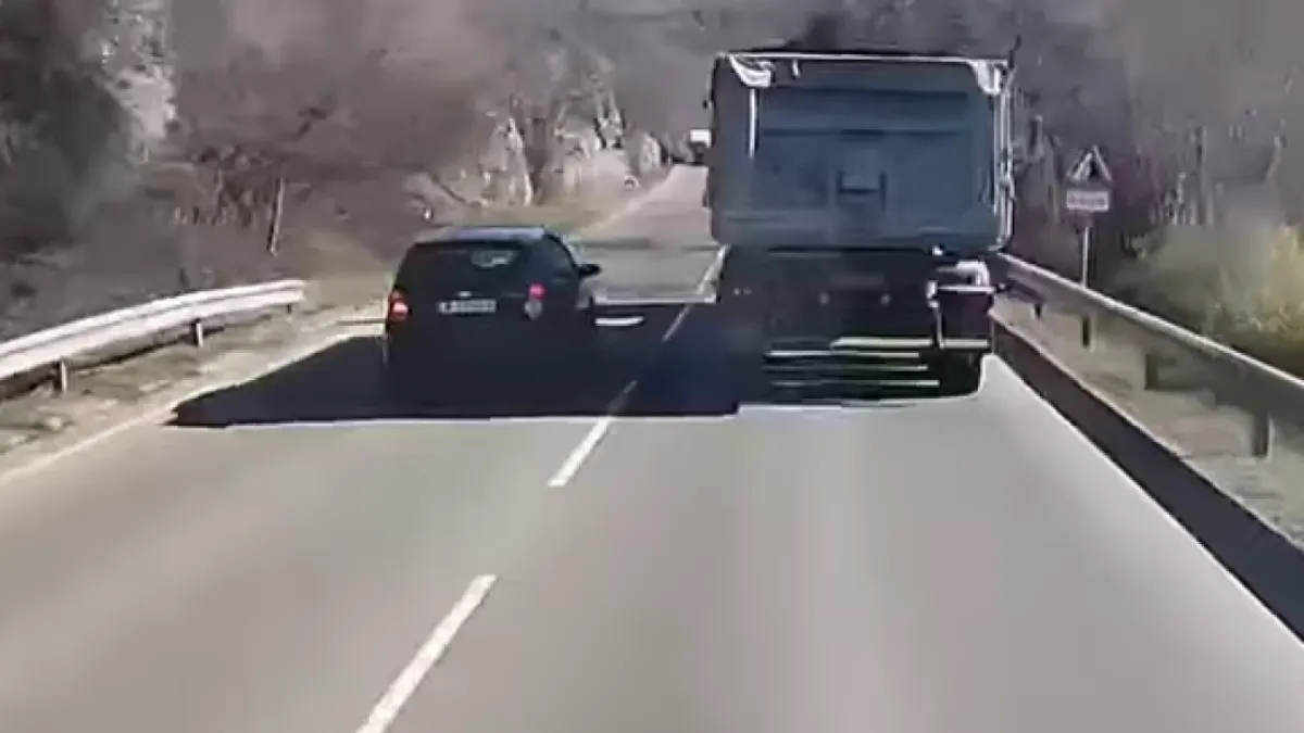 Смразяваща маневра на пътя между Златна Панега и Ябланица ВИДЕО 
