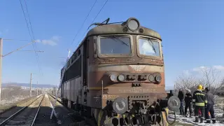 Жестока трагедия в Казанлък! Влак прегази... СНИМКИ
