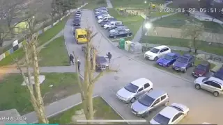 Терор във Варна, вандали подлудиха шофьорите СНИМКИ 