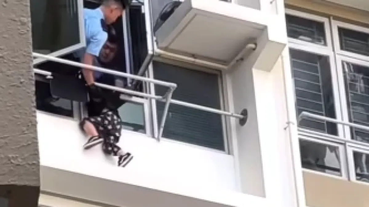 Ужасяваща гледка: Деца прескочиха балкона си на висок етаж ВИДЕО