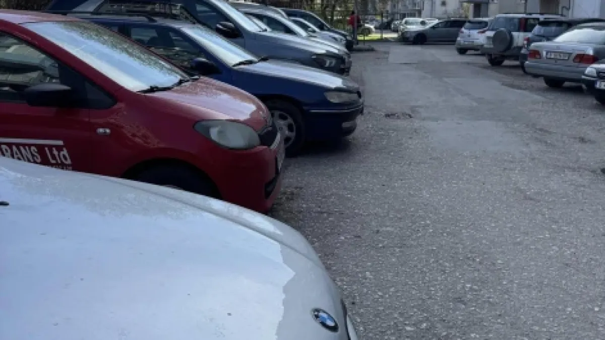 Такова предупреждение да не се паркира кола досега не е имало, България е изумена СНИМКА