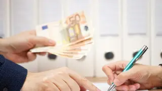 Куп безработни изреваха на умряло, посякоха ги жестоко 