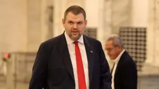 Пеевски: Министърът на младежта и спорта незабавно да уволни ръководството на тотализатора за гафа! 