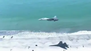 Military Watch гръмна с новина за смела демонстрация китайския изтребител J-16 ВИДЕО