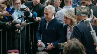 Калин Джорджеску в полицията на рождения си ден, фенове му пяха 