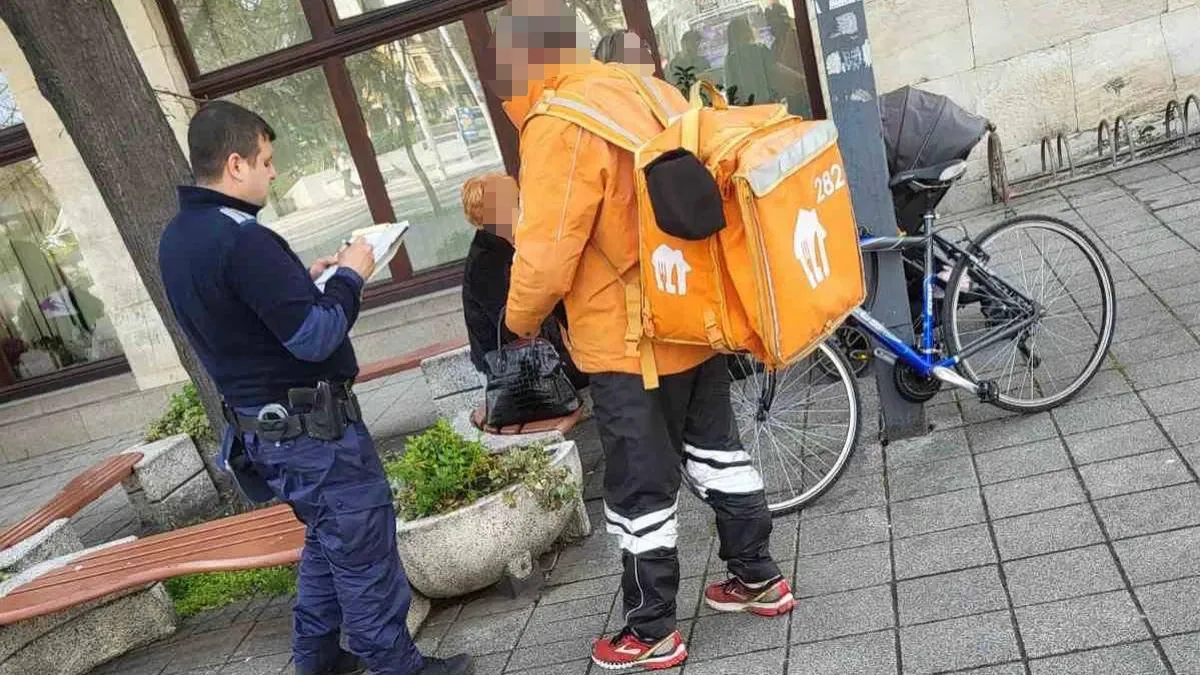 Хората масово горят в центъра на Бургас