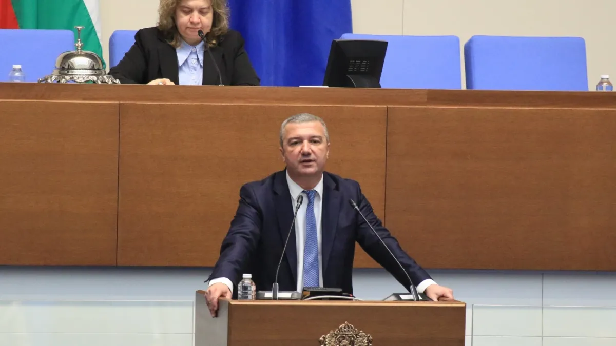 Драгомир Стойнев: Когато нямат убедителни доводи, десните винаги се връщат в миналото