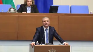 Драгомир Стойнев: Когато нямат убедителни доводи, десните винаги се връщат в миналото