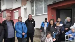 Живот в страх: Перничани подложени на истински ад от психично болен