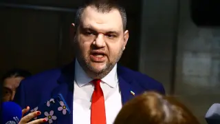 Пеевски: Партията на пуделите да замълчат в ъгъла! Видео