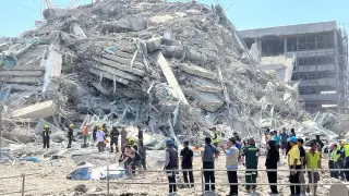 Ново адско земетресение разтърси Азия, повече от 300 сгради са на руини ВИДЕО