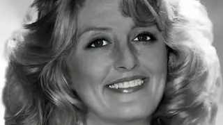 Напусна ни легендарна писателка, авторка на "Дневниците на вампира" ВИДЕО