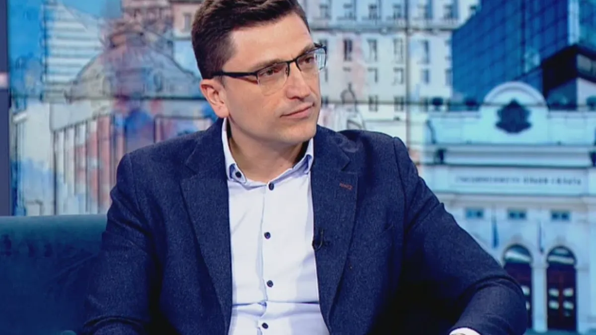 Комсомолецът на ПП Сабрутев вика по БНТ: Как може ченгето от ДС Таско да е регулатор?